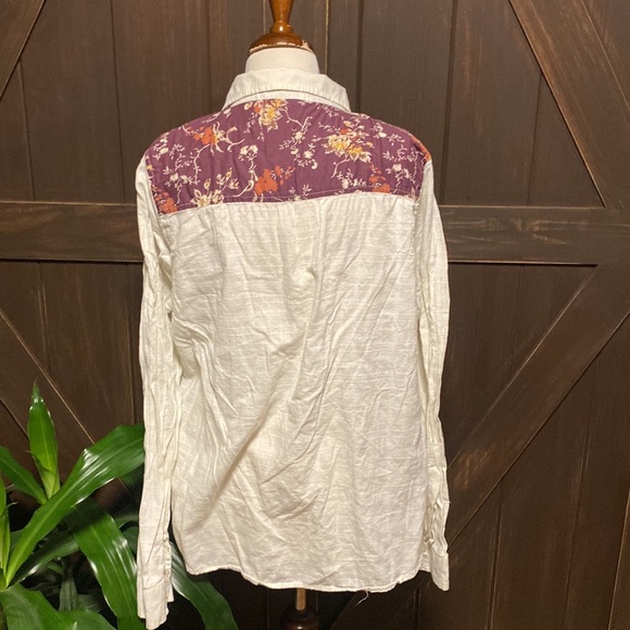 BKE White and Purple Embroidered Button-Up Shirt - Picture 6 of 10